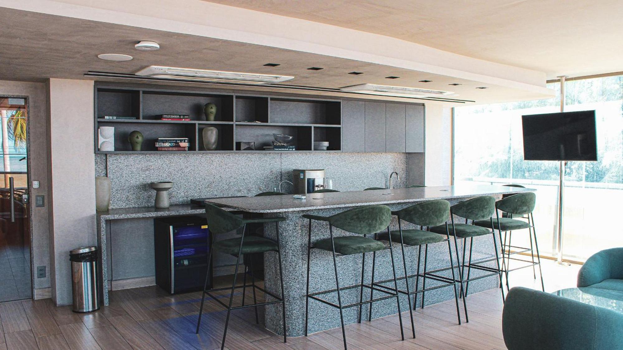 Setai Yacht 3 - By Almare Flats